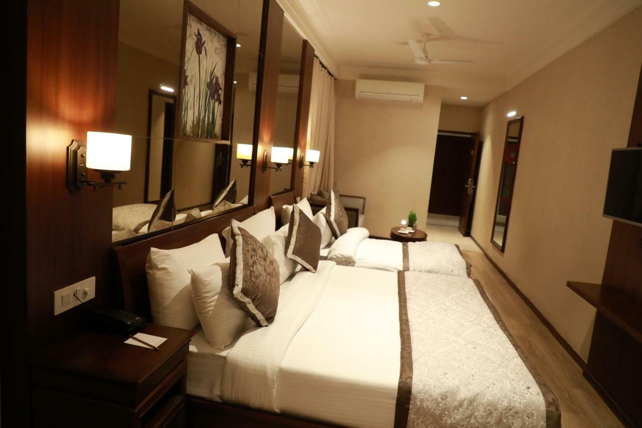 Hotel Golden Tower Near Heritage Street Amritsar Exterior photo